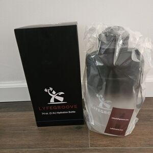 Lyfegroove Black and White Hydration Bottle